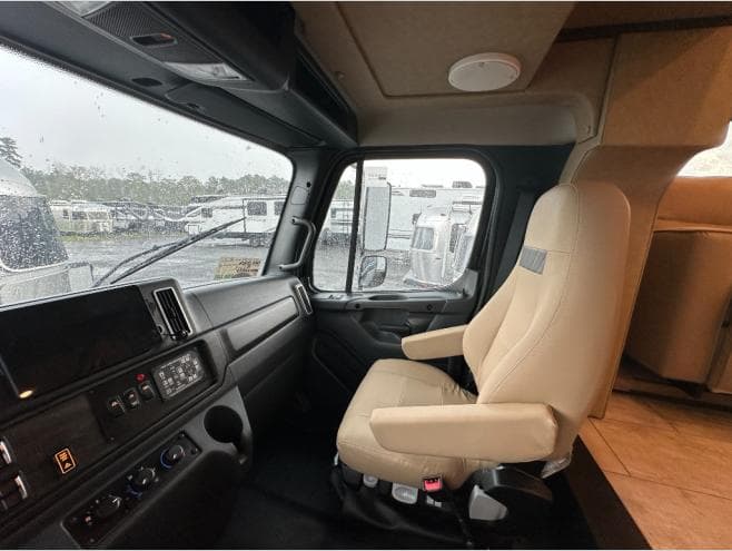 2026 Tiffin Motorhomes 2026 Tiffin Motorhomes Allegro Bay - thumbnail 12