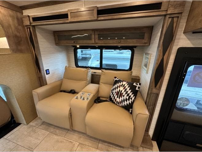 2026 Tiffin Motorhomes 2026 Tiffin Motorhomes Allegro Bay - thumbnail 13