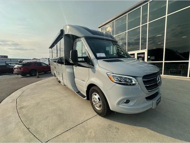 2026 Leisure Travel Unity U24FX