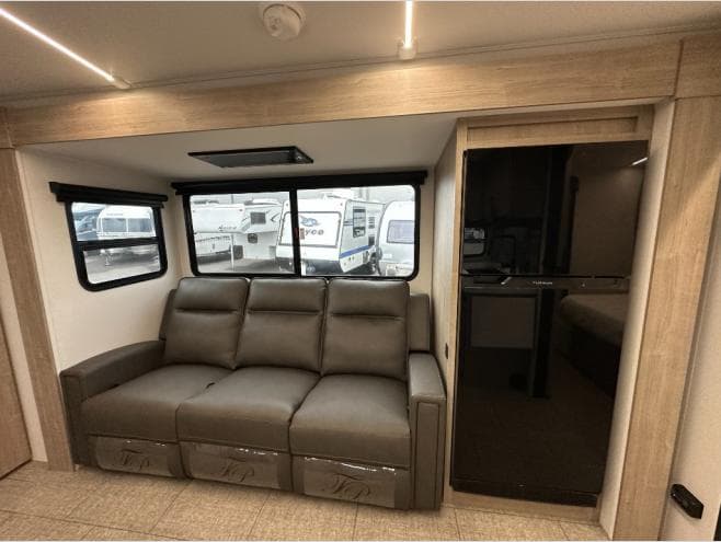 2026 Grand Design 2026 Grand Design Imagine - thumbnail 13
