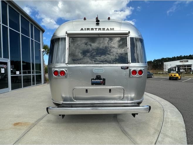 2022 Airstream 2022 Airstream Pottery Barn Special Edition - thumbnail 4