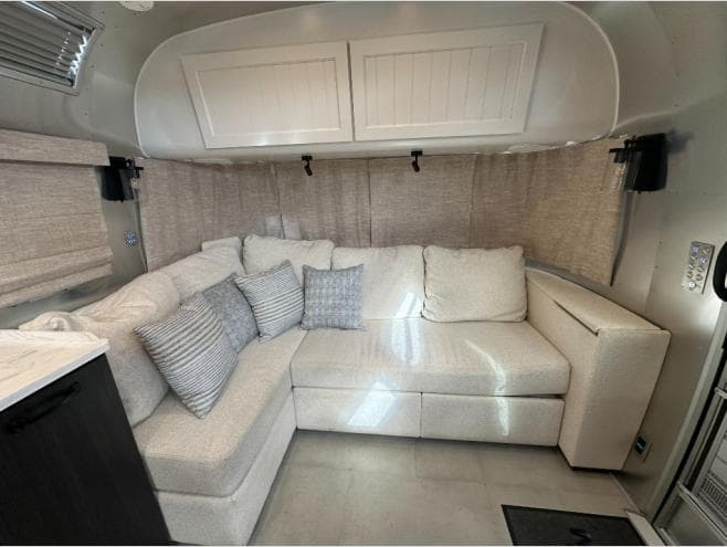 2022 Airstream 2022 Airstream Pottery Barn Special Edition - thumbnail 9