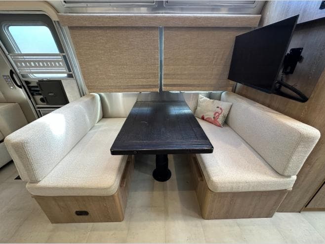 2022 Airstream 2022 Airstream Pottery Barn Special Edition - thumbnail 11