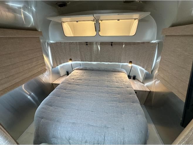 2022 Airstream 2022 Airstream Pottery Barn Special Edition - thumbnail 16