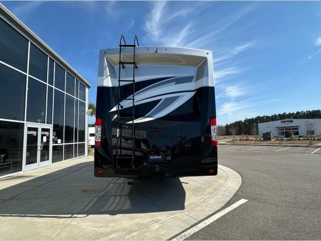 2024 Thor Motor Coach 2024 Thor Motor Coach Magnitude - thumbnail 5