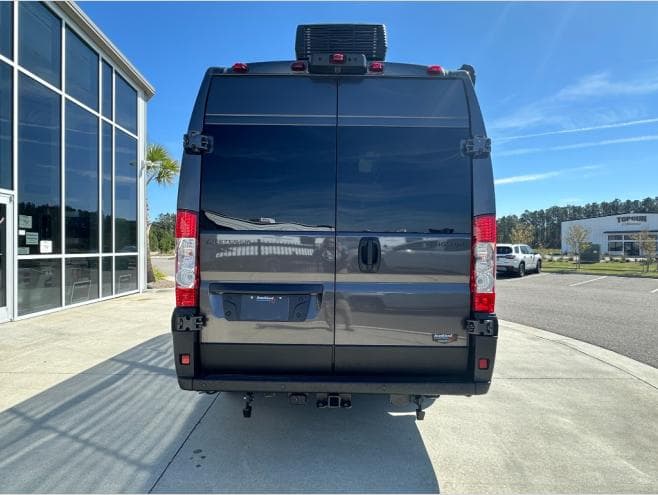 2026 Airstream 2026 Airstream Rangeline - thumbnail 5