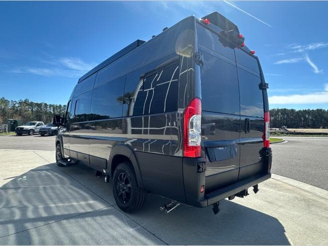 2026 Airstream 2026 Airstream Rangeline - thumbnail 7