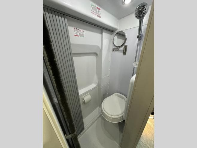2026 Airstream 2026 Airstream Rangeline - thumbnail 23