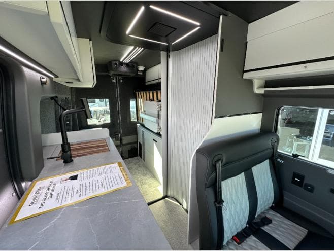 2026 Grand Design 2026 Grand Design Lineage Series Vt - thumbnail 18