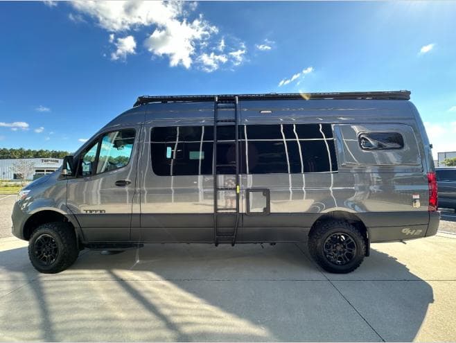 2026 Tiffin Motorhomes 2026 Tiffin Motorhomes GH2 - thumbnail 8