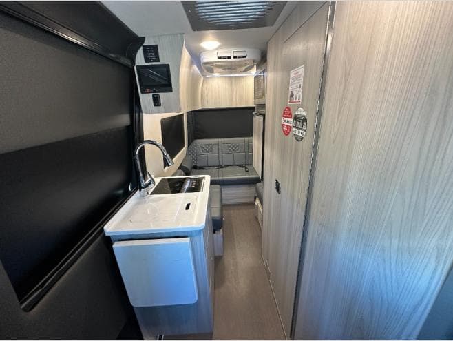 2026 Tiffin Motorhomes 2026 Tiffin Motorhomes GT1 - thumbnail 13