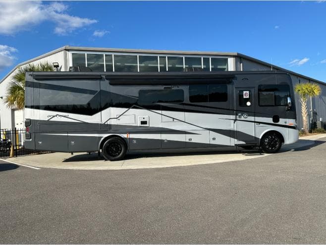 2026 Tiffin Motorhomes 2026 Tiffin Motorhomes Allegro Open Road - thumbnail 3
