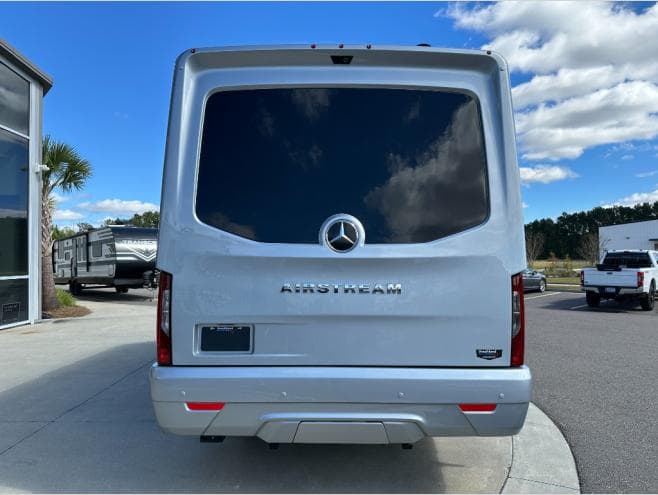 2026 Airstream 2026 Airstream Atlas - thumbnail 6