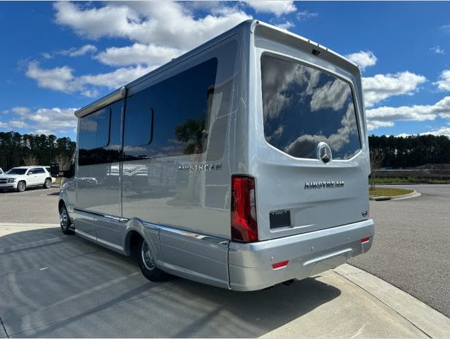 2026 Airstream 2026 Airstream Atlas - thumbnail 7
