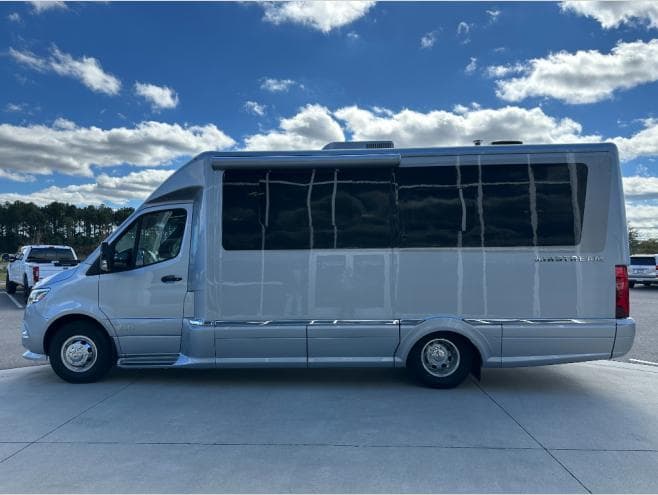 2026 Airstream 2026 Airstream Atlas - thumbnail 8