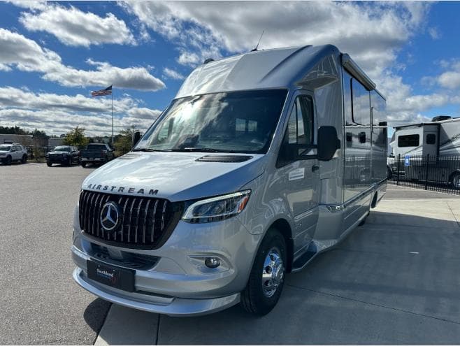 2026 Airstream 2026 Airstream Atlas - thumbnail 9