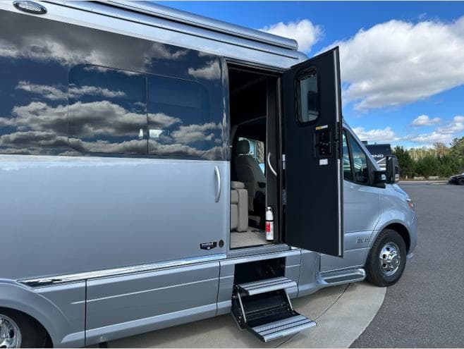 2026 Airstream 2026 Airstream Atlas - thumbnail 13