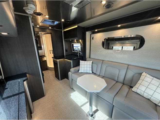 2026 Airstream 2026 Airstream Atlas - thumbnail 21