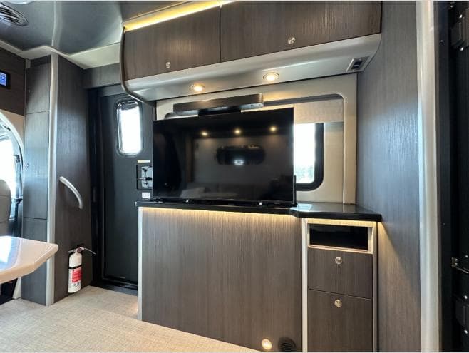 2026 Airstream 2026 Airstream Atlas - thumbnail 25