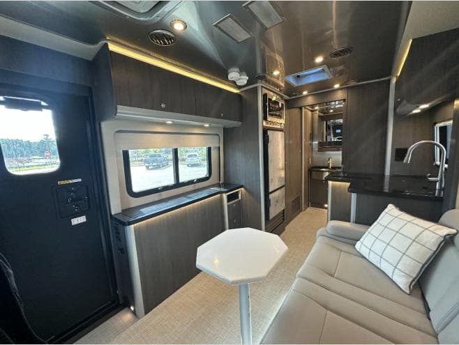 2026 Airstream 2026 Airstream Atlas - thumbnail 26
