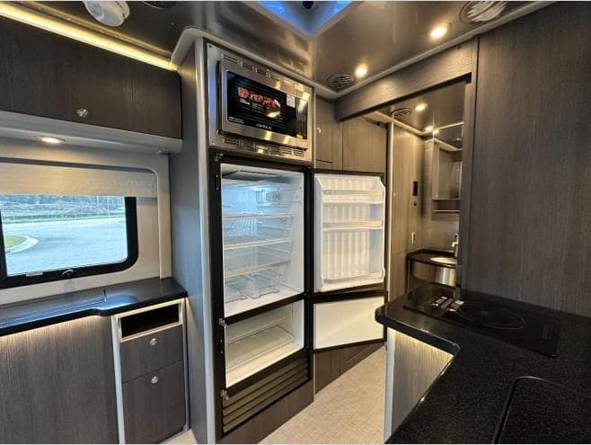 2026 Airstream 2026 Airstream Atlas - thumbnail 27