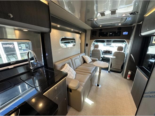 2026 Airstream 2026 Airstream Atlas - thumbnail 31