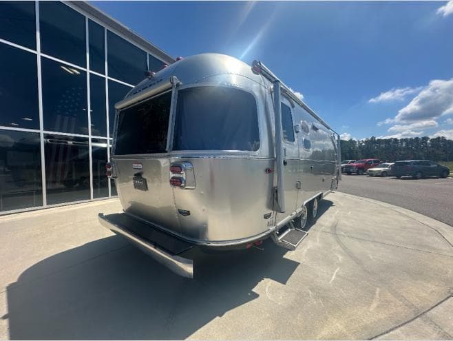2023 Airstream 2023 Airstream International - thumbnail 4