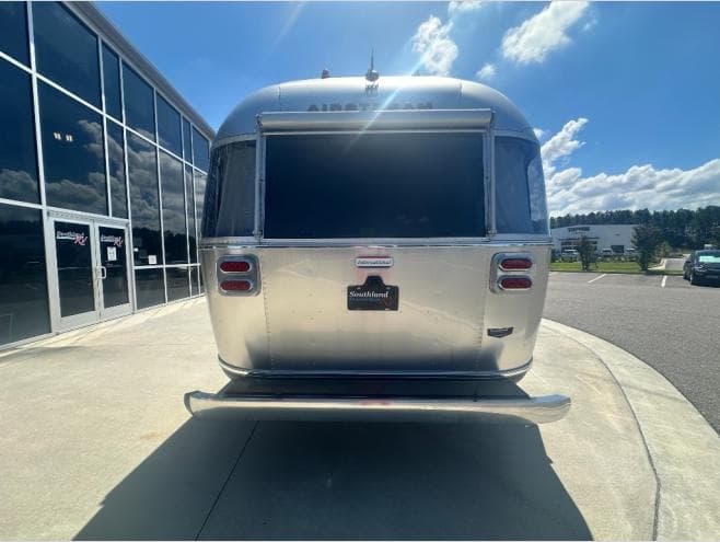 2023 Airstream 2023 Airstream International - thumbnail 5