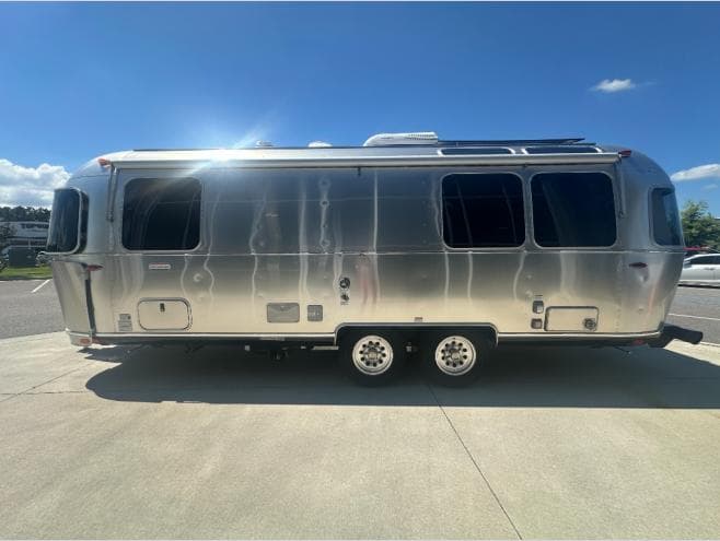 2023 Airstream 2023 Airstream International - thumbnail 7