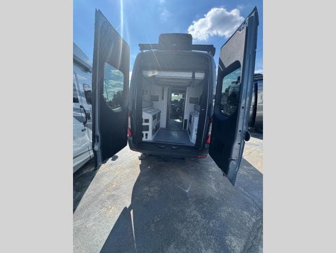 2026 Tiffin Motorhomes 2026 Tiffin Motorhomes GH1 - thumbnail 6