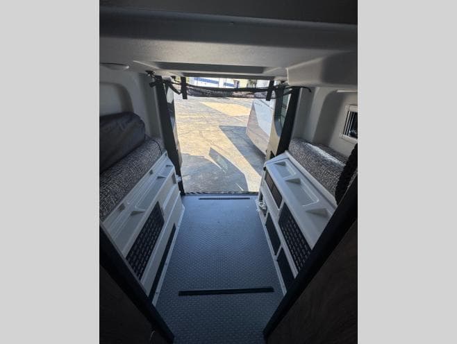 2026 Tiffin Motorhomes 2026 Tiffin Motorhomes GH1 - thumbnail 20