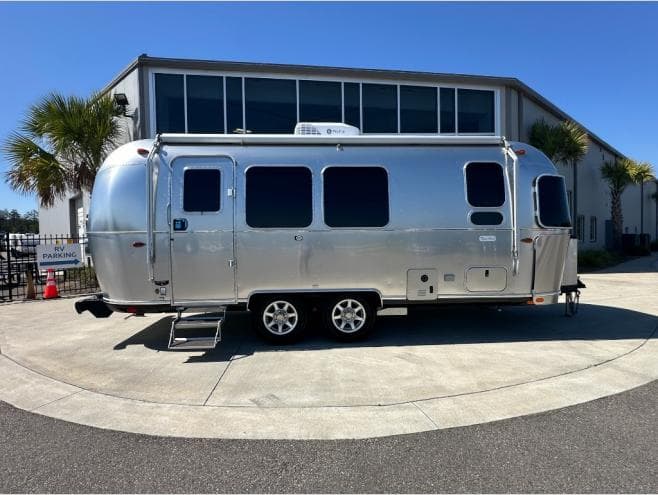 2026 Airstream 2026 Airstream Flying Cloud - thumbnail 4
