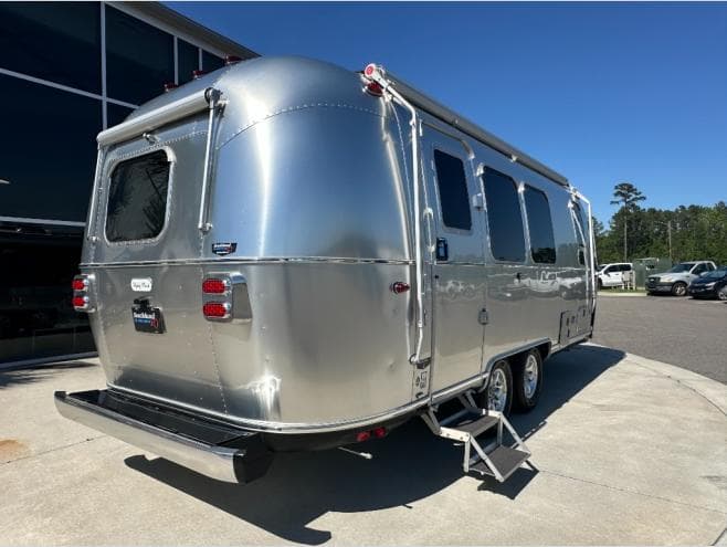 2026 Airstream 2026 Airstream Flying Cloud - thumbnail 5