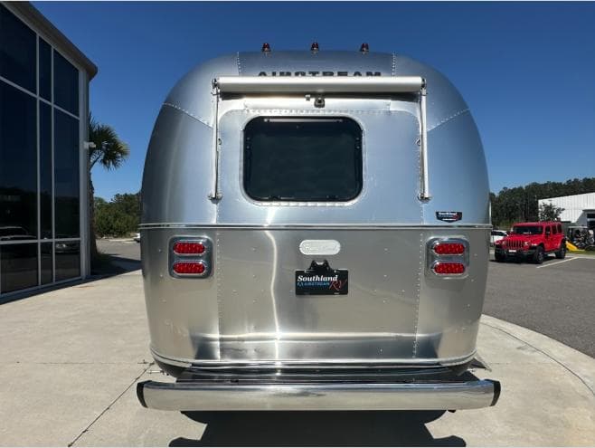 2026 Airstream 2026 Airstream Flying Cloud - thumbnail 6