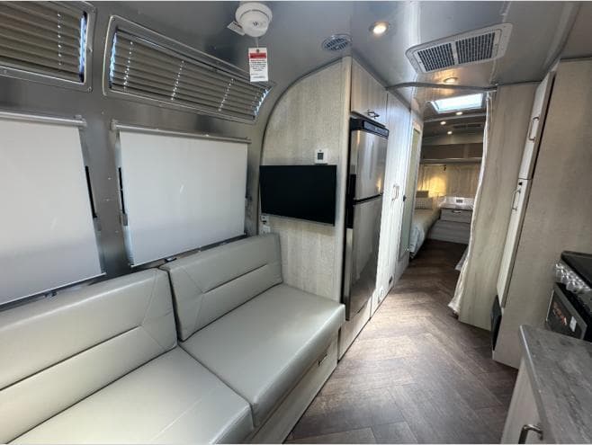 2026 Airstream 2026 Airstream International - thumbnail 13