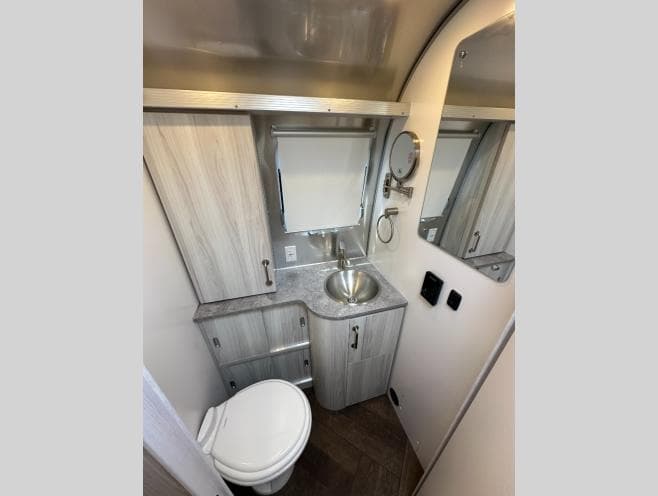 2026 Airstream 2026 Airstream International - thumbnail 19