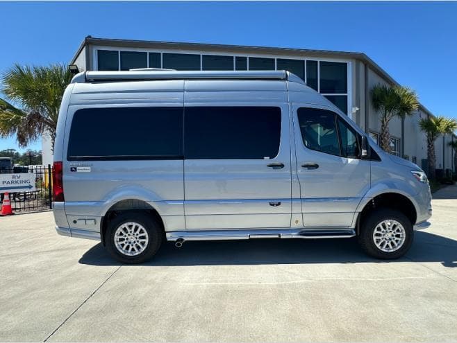 2026 Airstream 2026 Airstream Interstate 19 - thumbnail 3