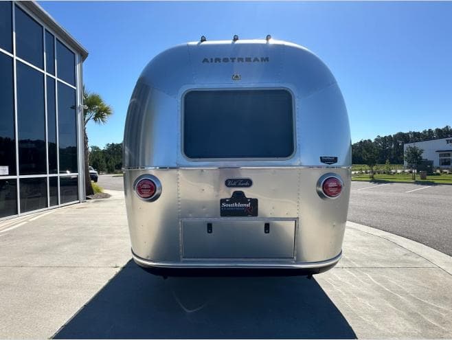 2026 Airstream 2026 Airstream World Traveler - thumbnail 6