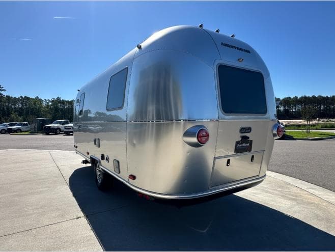 2026 Airstream 2026 Airstream World Traveler - thumbnail 7
