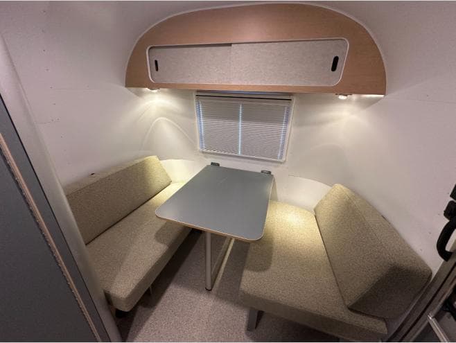 2026 Airstream 2026 Airstream World Traveler - thumbnail 11