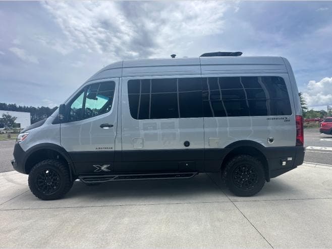 2026 Airstream 2026 Airstream Interstate 19x - thumbnail 7