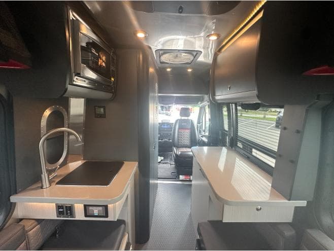 2026 Airstream 2026 Airstream Interstate 19x - thumbnail 13