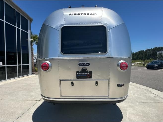 2026 Airstream 2026 Airstream World Traveler - thumbnail 6