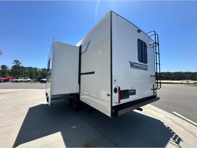 2026 Winnebago 2026 Winnebago Thrive - thumbnail 7