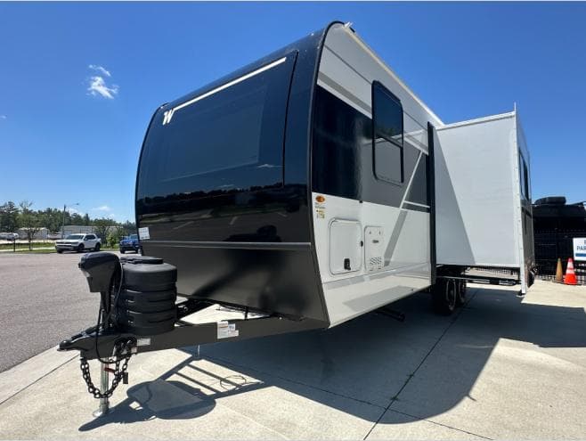 2026 Winnebago 2026 Winnebago Thrive - thumbnail 8