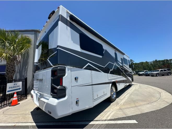 2027 Tiffin Motorhomes 2027 Tiffin Motorhomes Allegro Open Road - thumbnail 4