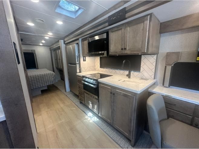 2027 Tiffin Motorhomes 2027 Tiffin Motorhomes Allegro Open Road - thumbnail 17