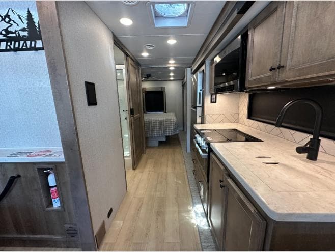 2027 Tiffin Motorhomes 2027 Tiffin Motorhomes Allegro Open Road - thumbnail 20