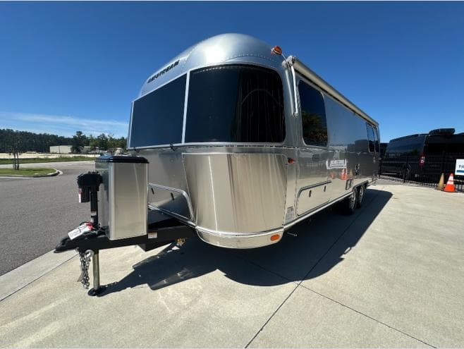 2026 Airstream Globetrotter 27FB Twin