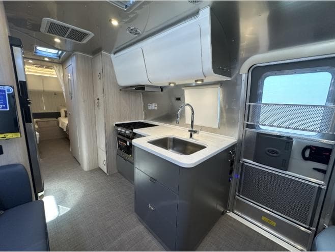 2026 Airstream 2026 Airstream Globetrotter - thumbnail 14